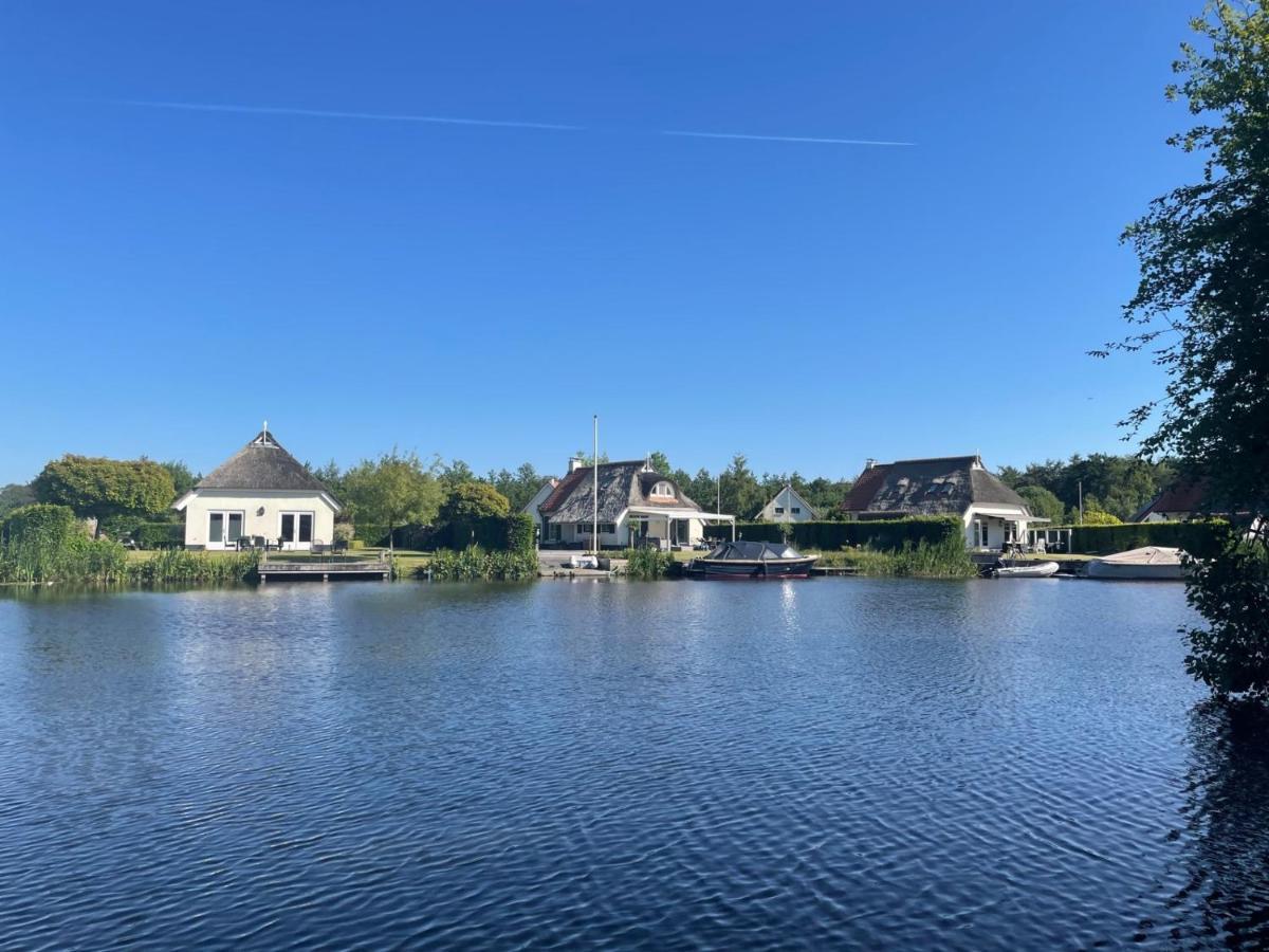 Vakantiehuis Aan Het Water In Friesland Sint Nicolaasga Extérieur photo